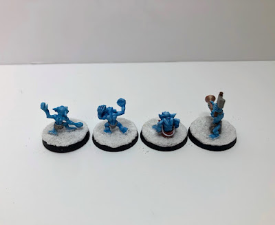 Blood Bowl Old School Snotling Linemen group 2 Painted with Snow Bases back