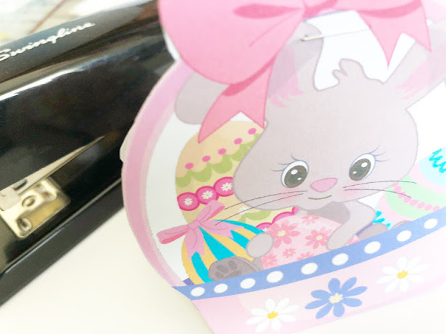 I love these candy tents! They are the perfect easy and cute party favor for any Easter party.  Simply print out the cute Easter Bunny candy tent printable and you have a sweet treat to give students, friends, and neighbors this Easter.