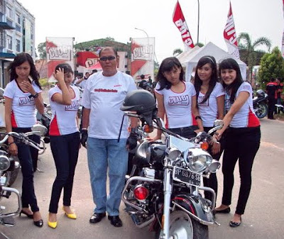 Foto SPG Terbaru 2012 | Kumpulan Gambar Seksi SPG 2012