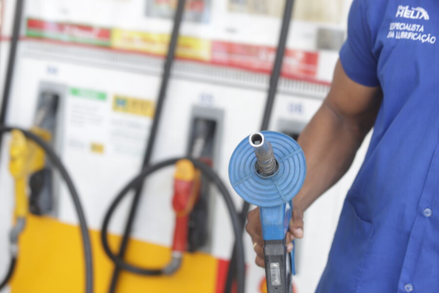 Preço da gasolina volta a cair nesta sexta-feira 