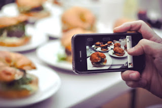 cara memotret makanan dengan smartphone info