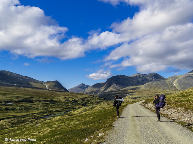 Sendero a Rondvassbu desde Spranget, Rondane - Noruega, por El Guisante Verde Project