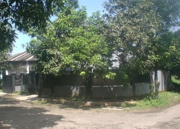 Rp.800 Jt Dijual Rumah Hook Dengan Halaman Samping Yg Luas 