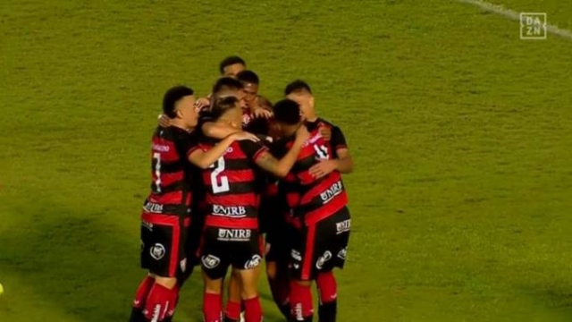 Com Barradão lotado, Vitória vence o Brasil-RS e conquista classificação heroica na Série C