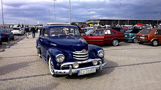 A very nice Kapitän 1951-52 with sunroof....