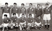 Sociedad Deportiva VETUSTA - Oviedo, España - Temporada 1949-50 - Echevarría, Toni, Mandi, Raúl Sport, Martínez y Ramonín; Santa, Luisma, Mon, Martín y Pichi - En esta temporada el filial del Oviedo ascendió a 3ª División