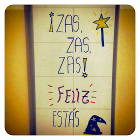 Pizarra "¡Zas, zas, zas! feliz estás"