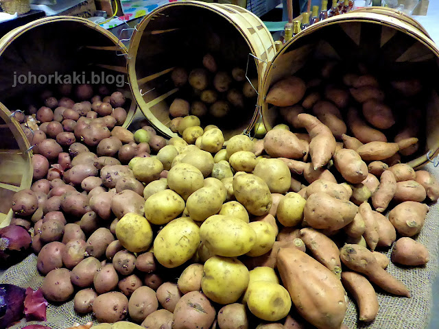 Saturday-Farmer's-Market-St.-Lawrence-Market-Toronto