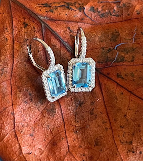 Diamond Jewellery UK, Diamond Earrings , Diamond Hoop Earrings , Diamond Necklace , 1 Carat Diamond Necklace , 1 Carat Diamond earrings, Solitaire Diamond Necklace , Diamond By The Yard Necklace ,