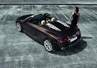 Hot model with Audi R8 Spyder