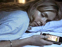 Inilah Bahayanya Jika Bermain Hp Menjelang Tidur