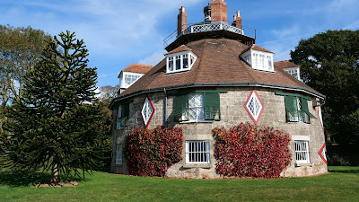 A La Ronde Exmouth: Uncover the Curiosities of this Captivating Gem