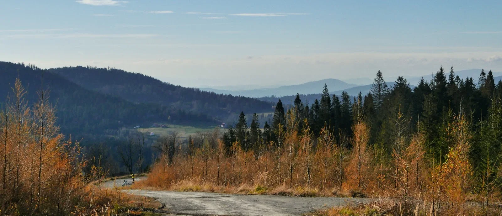 Szlak w Beskidzie Śląskim. Wisła na weekend. Malinowska Skała. Beskid Śląski atrakcje. Beskid Śląski mapa. Beskid Śląski szczyty. Pętla Cieńkowska. Beskid Śląski z dzieckiem. Beskid Śląski rodzinnie.