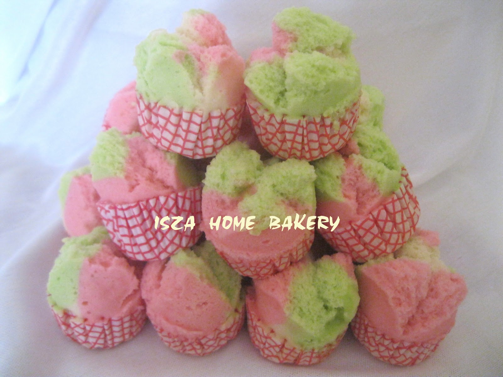 KUIH-MUIH  .::ISZA HOME BAKERY::.