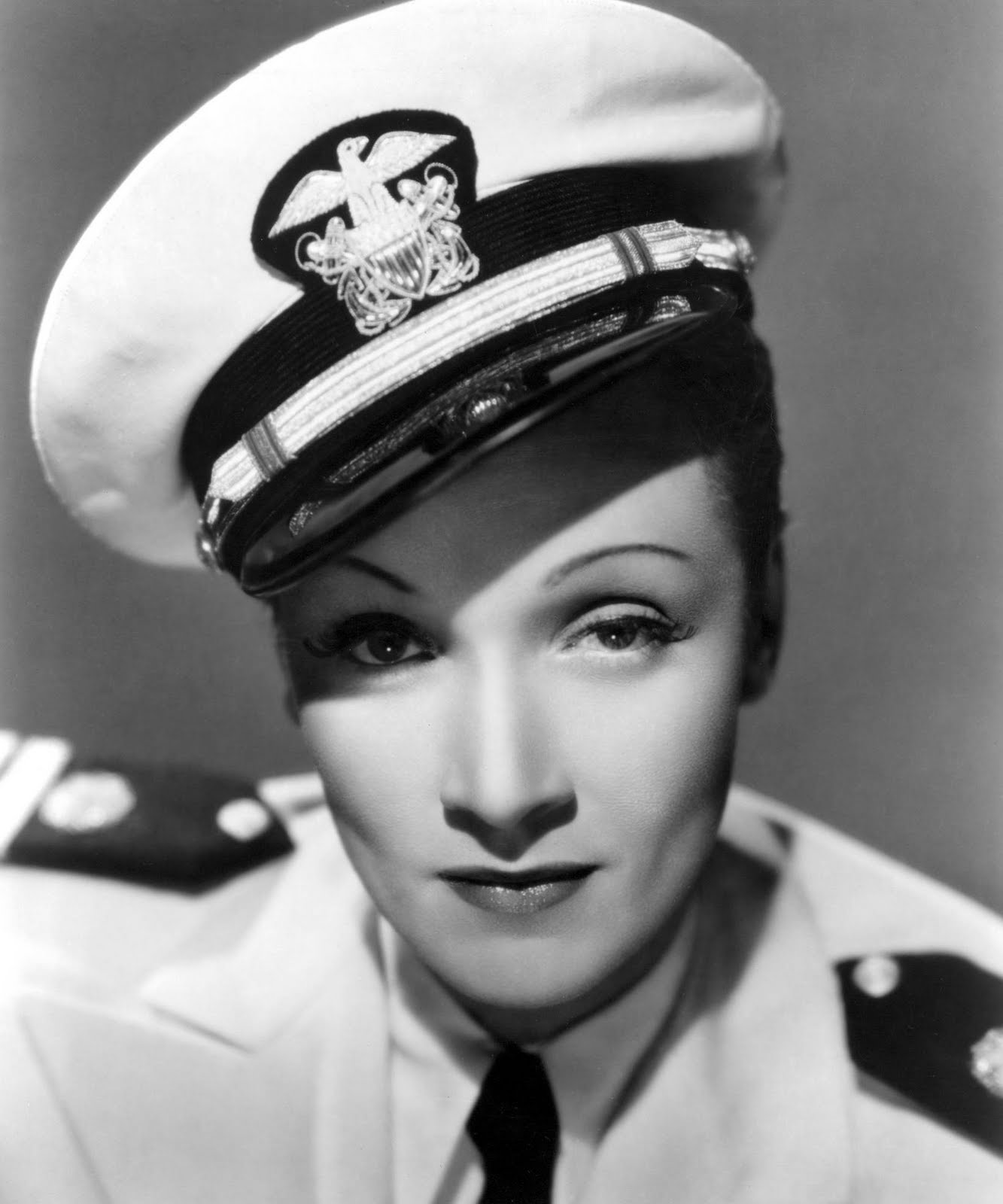 Marlene Dietrich - Wallpaper Actress