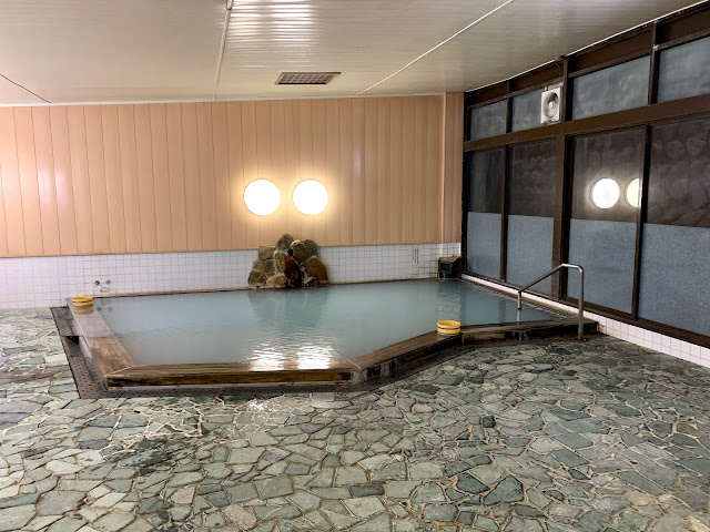 【宿泊記】浦島ホテル / 洋室ツイン「圧巻の洞窟温泉とひとつの街のように広い大規模ホテルで過ごす無二の時間」
