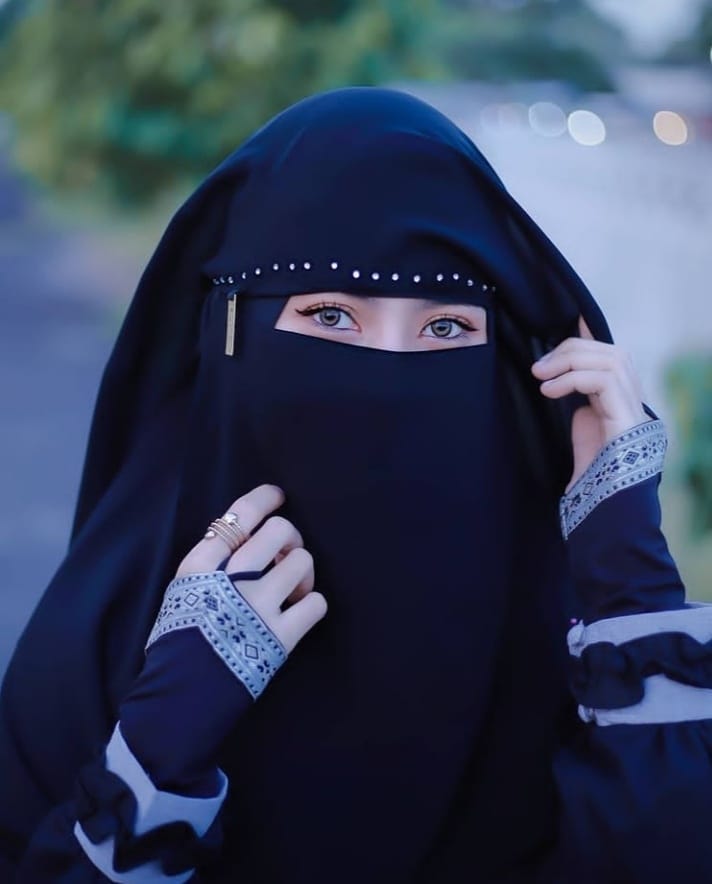 Hijab Girl DP