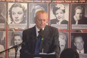 יהודה קורן נואם בתערוכה - אוקטובר 2015