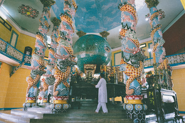 Explore the ceremony of Holy See Temple in Tay Ninh