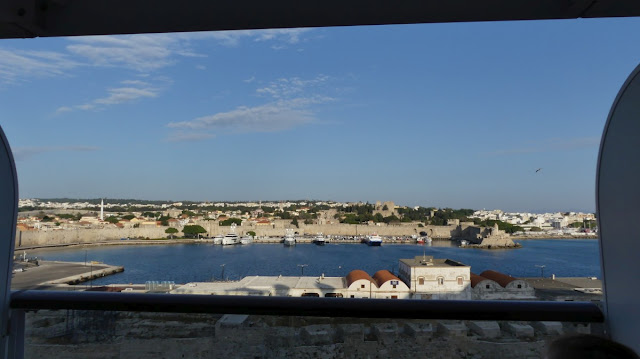 Rhodos - Hafen von Rhodos vom Balkon aus