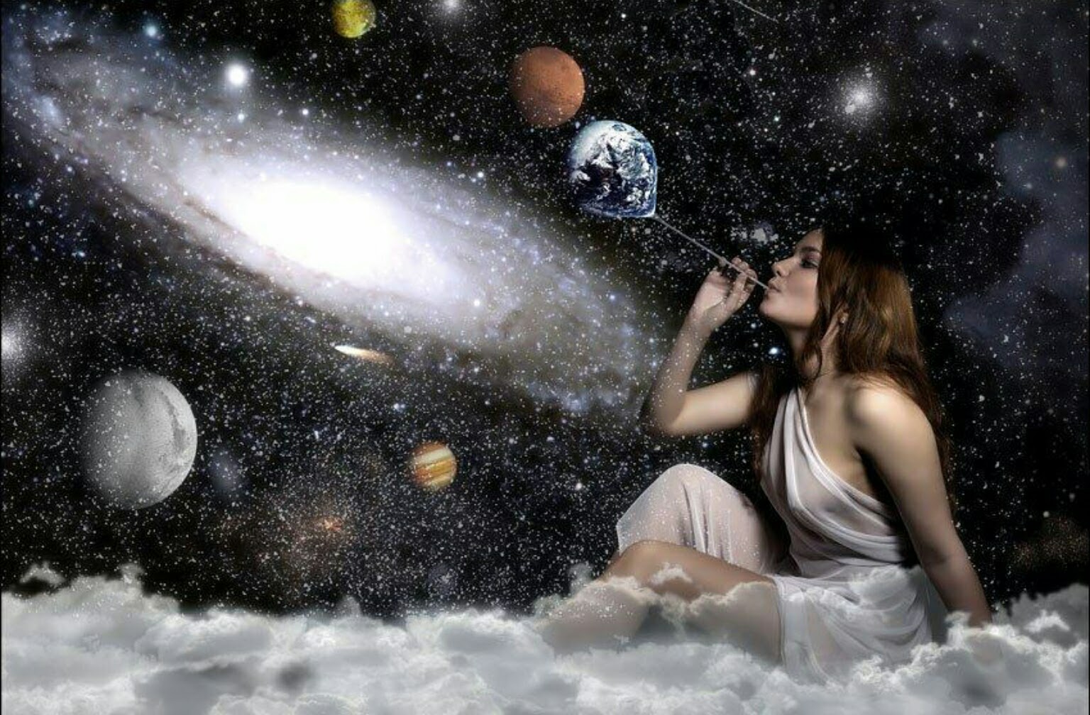 Песня орбиты наших звезд порою далеки. Космическая женщина. Девушка космос. Девушка Вселенная. Девушка и планеты.