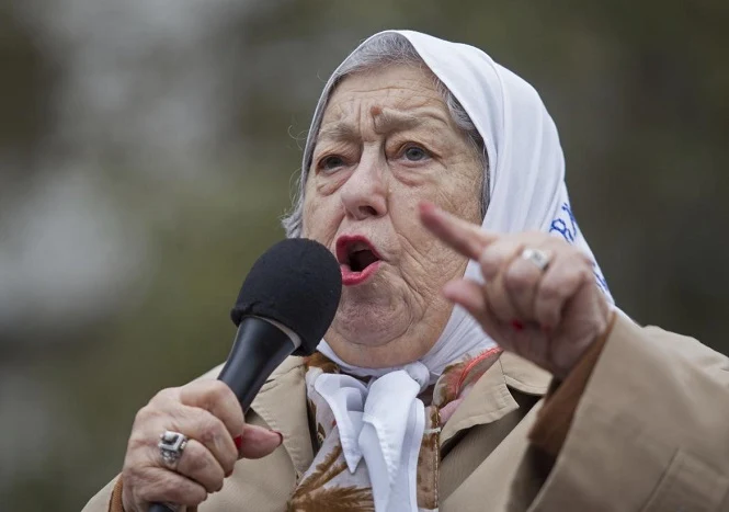 Hebe de Bonafini: "Esos que se van a vacunar a Miami, ¿a quién le robaron la plata para ir?"