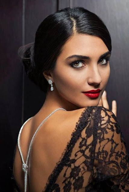 Gallery Foto  Artis  Turki  Cantik Seksi Tuba Buyukustun 