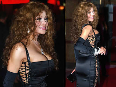 La Toya Jackson: Decote exagerado