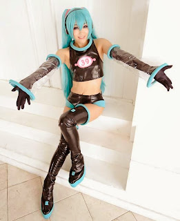 Aira Cosplay as Vocaloid Hatsune Miku Space