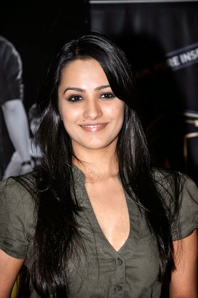 Anita Hassanandani Without Makeup Pictures