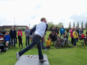 Abingdon World Bun Throwing Championship 2012