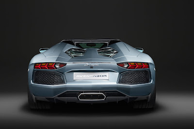 2013 lamborghini aventador lp700 4 roadster revealed photo gallery