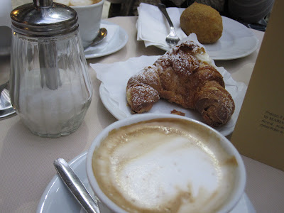 Rome, Pasticceria Dagnino, cornetto arancini