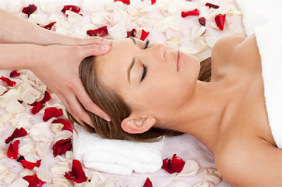 Công dụng của massage mặt khi thức dậy