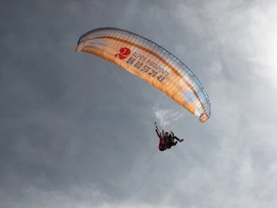 Parapente Alpes- Delta plane, Ski de station alpes : Office du tourisme des 2 alpes, vacances au ski et séjour montagne station ski