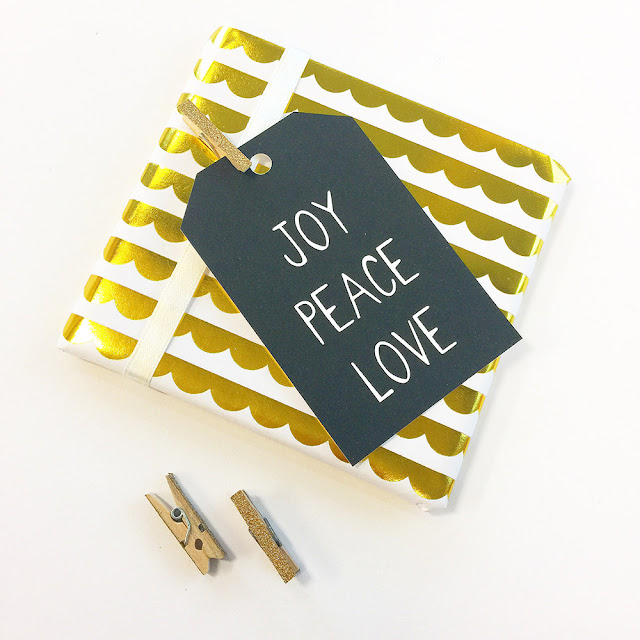 Free Printable Christmas Gift Tags by Mum and Me Handmade Designs.