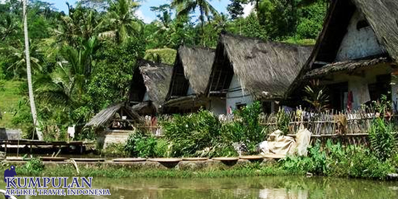 Wisata Kampung Naga