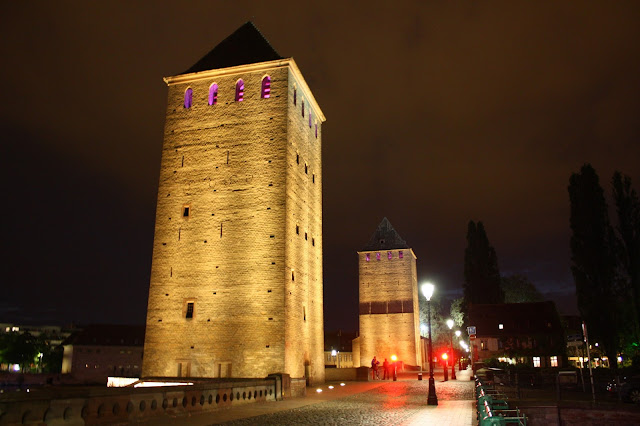 Strazburg gece ponts couverts köprüsü