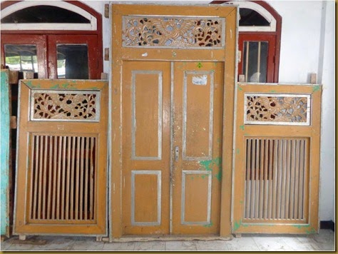 KOLEKSI BARANG ANTIK Pintu dan Jendela Jati Lawasan KOLEKSI BARANG ANTIK Pintu dan Jendela Jati Lawasan