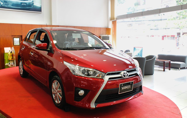 Toyota Yaris 2016 red