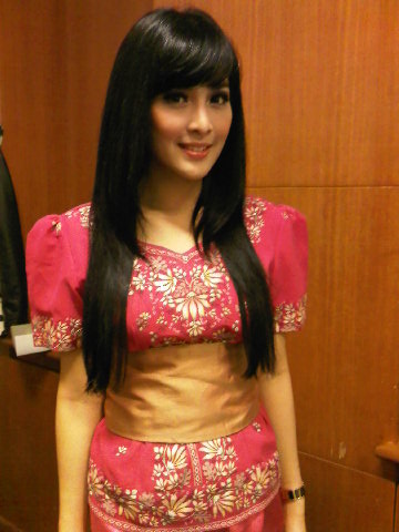 Foto Sandra Dewi Terbaru 2013