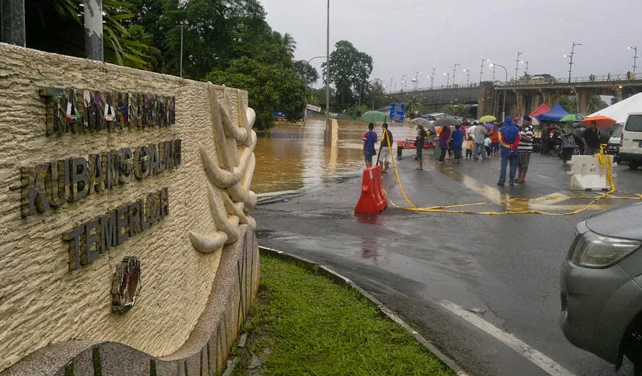 Flood at Taman Awam Temerloh - Banjir besar di Taman AWam Kubang Gajah Temerloh, Pahang, Malaysia