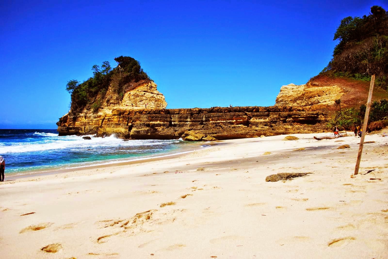 5 Pantai Wisata Di Tulungagung Yang Indah Untuk Dikunjungi
