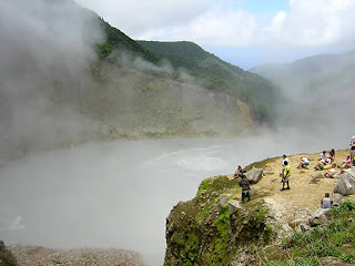 Most Beautiful Unique Lakes of our World