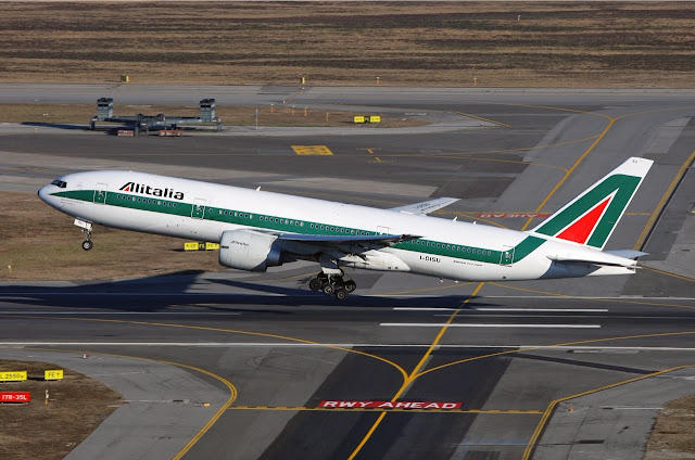 Alitalia Boeing 777-200