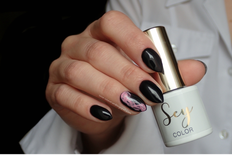 Smoky nail art | smoke effect | Cosmetics Zone | Sey | s081 Black Night | s001 Pure White | Extreme Base | Classic Top | tutorial paznokciowy | step by step nails | manicure hybrydowy krok po kroku | 