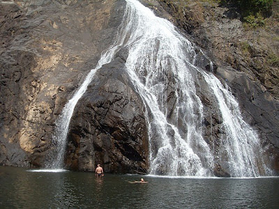 Dudhsagar_Waterfalls_in_Goa_India