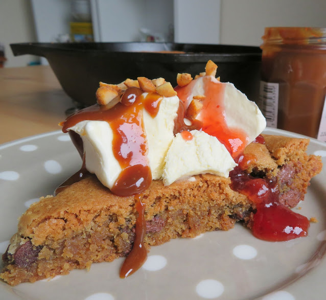 Peanut Butter Chocolate Chunk Cookie Sundae Pie