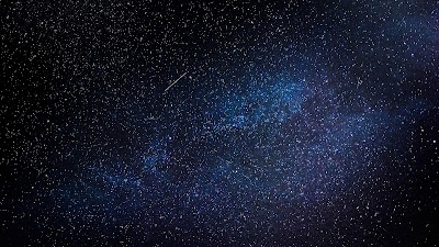 En una noche despejada la única forma de diferenciar a una estrella de un planeta es conociendo su ubicación y brillo en la bóveda celeste.