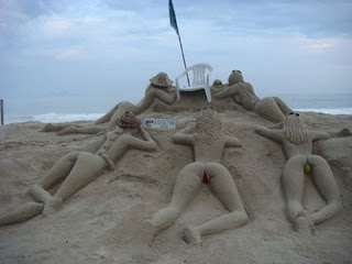 Sexy girl Sand Sculptures picture, Hot girl Sand Sculptures wallpapers 2012